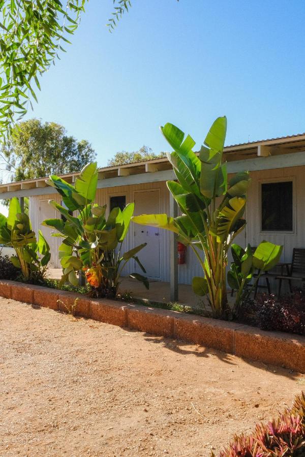 Norwesta Lifestyle Park Hotel Carnarvon Bagian luar foto