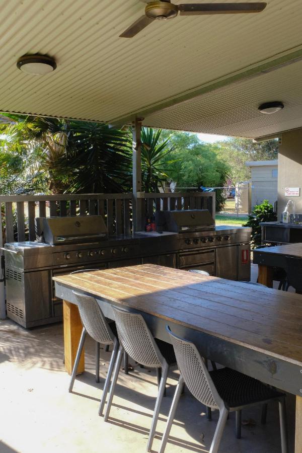 Norwesta Lifestyle Park Hotel Carnarvon Bagian luar foto