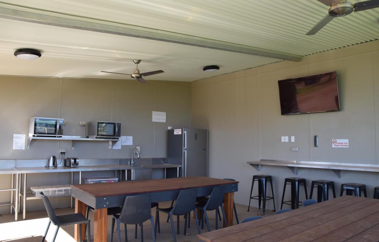 Norwesta Lifestyle Park Hotel Carnarvon Bagian luar foto
